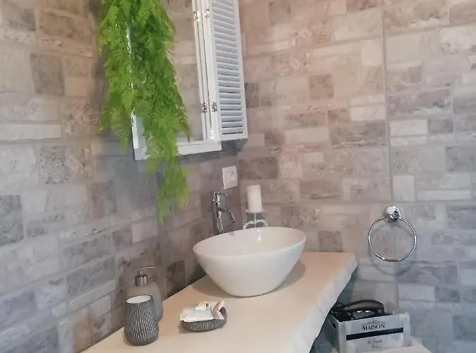 Cristalli Di Luce לינה וארוחת בוקר Albavilla